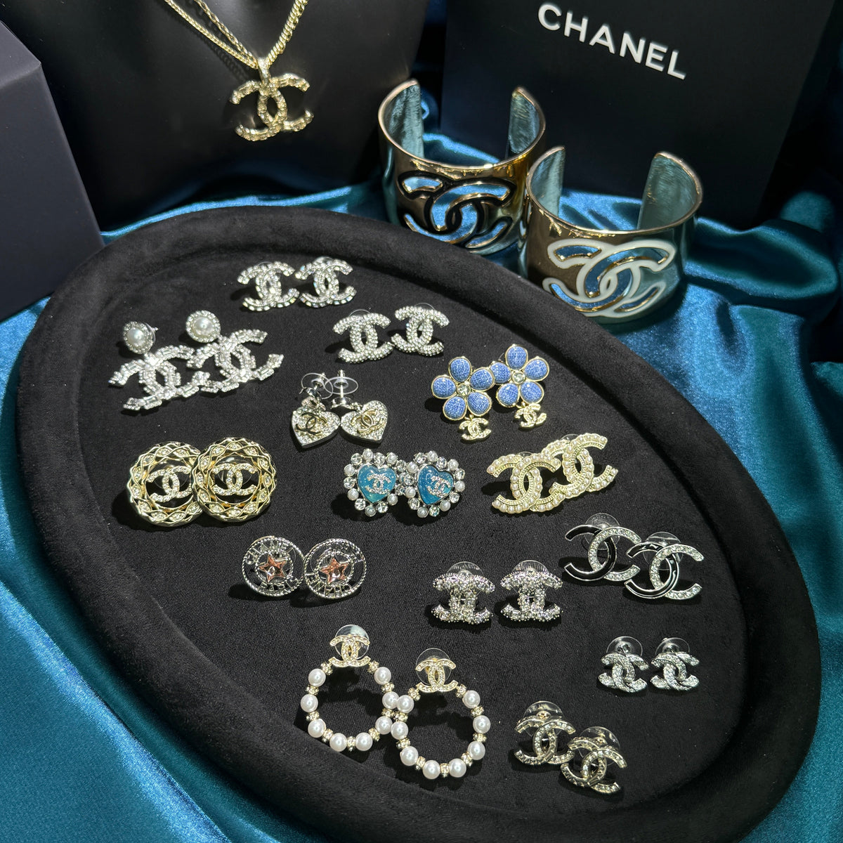 CHANE*L earring
