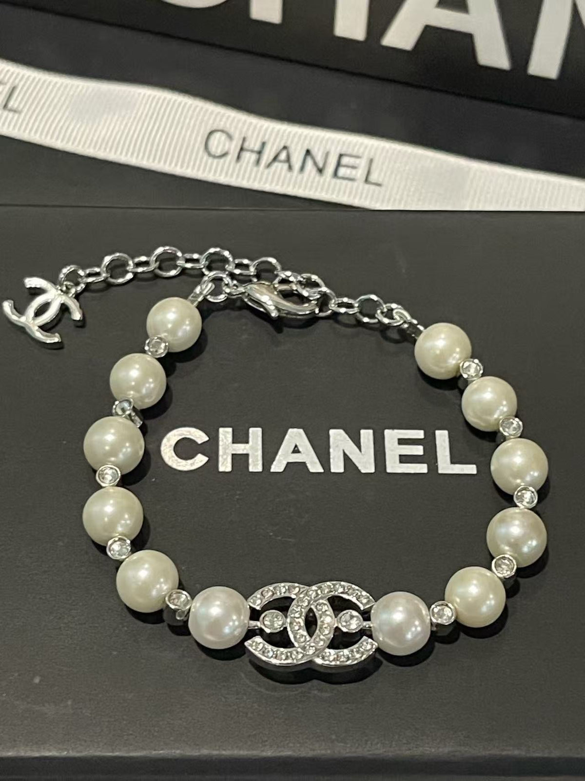 18K CC  -Style Elegant Pendant Bracelet for Women, CHANE