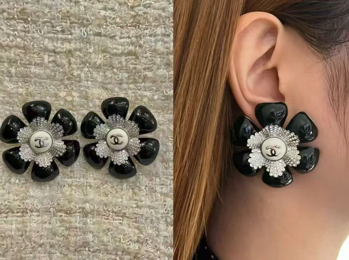 18K CC Black & White Diamond Gold Earrings, CHANE