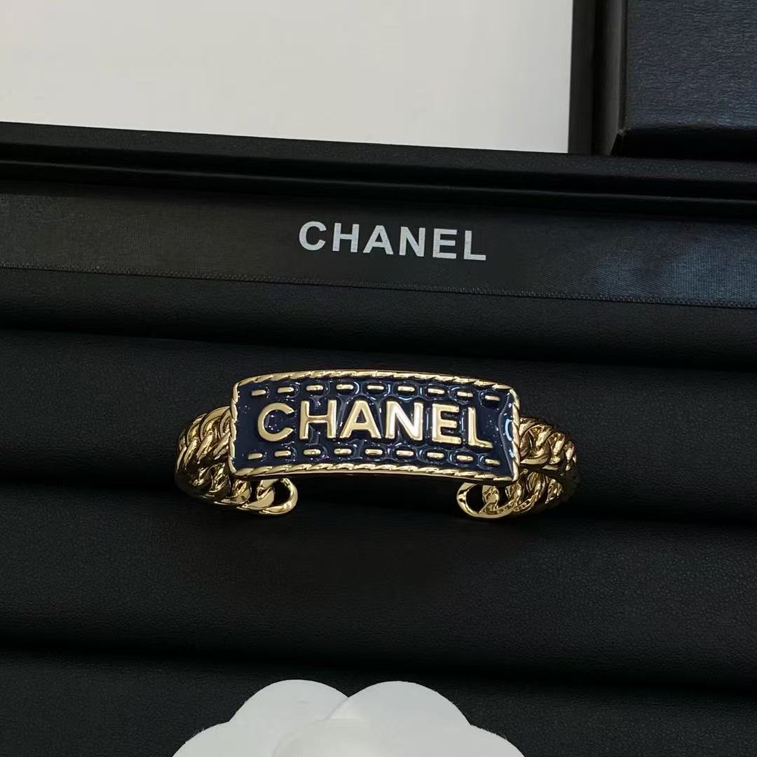 18K CC  -Style Elegant Pendant Bracelet for Women, CHANE