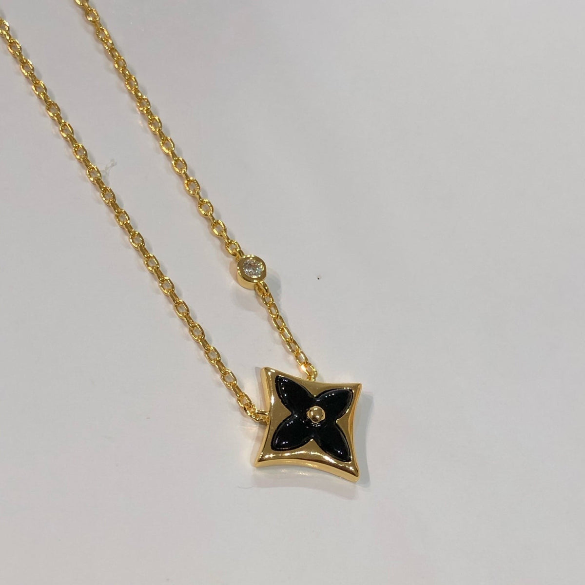 CCjewelry STAR BLACK MOP NECKLACE L.V