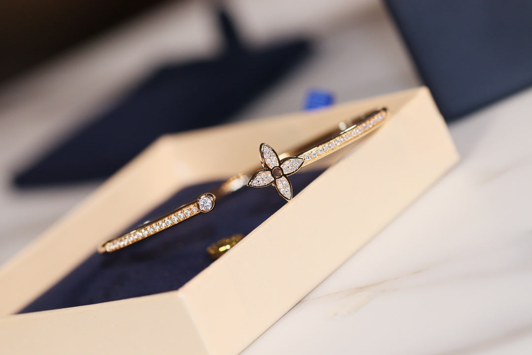 CCjewelry IDYLLE GOLD OPEN BRACELET DIAMOND PAVED L.V