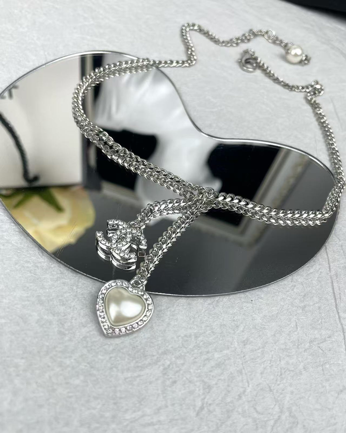 Trendy 18K CC Black And White Diamond Gold Necklace Handcrafted 18K Gold Diamond Necklace Stylish Pendant Necklace For Women Casual Formal Outfit Accessory, CHANE