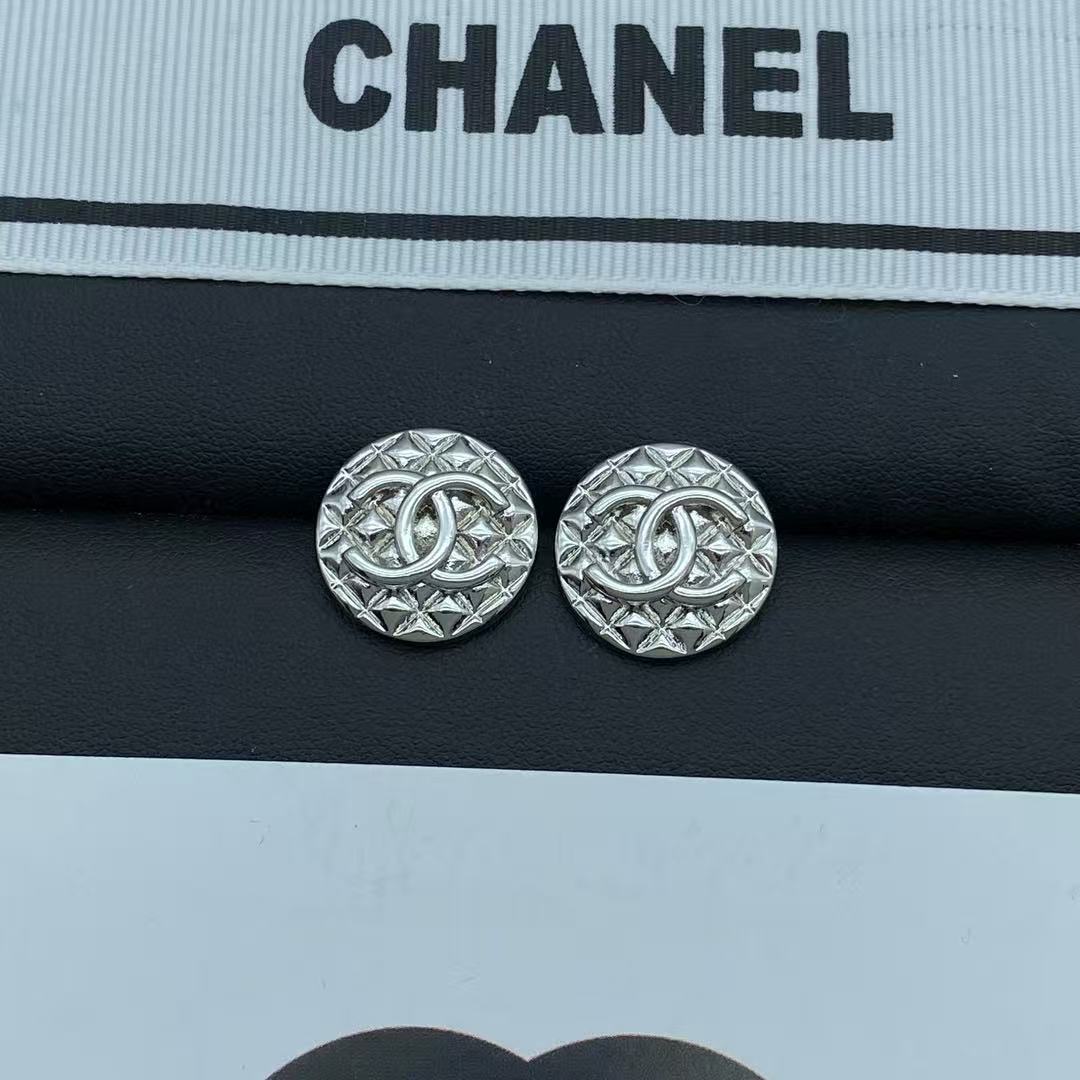 18K CC Black & White Diamond Gold Earrings, CHANE