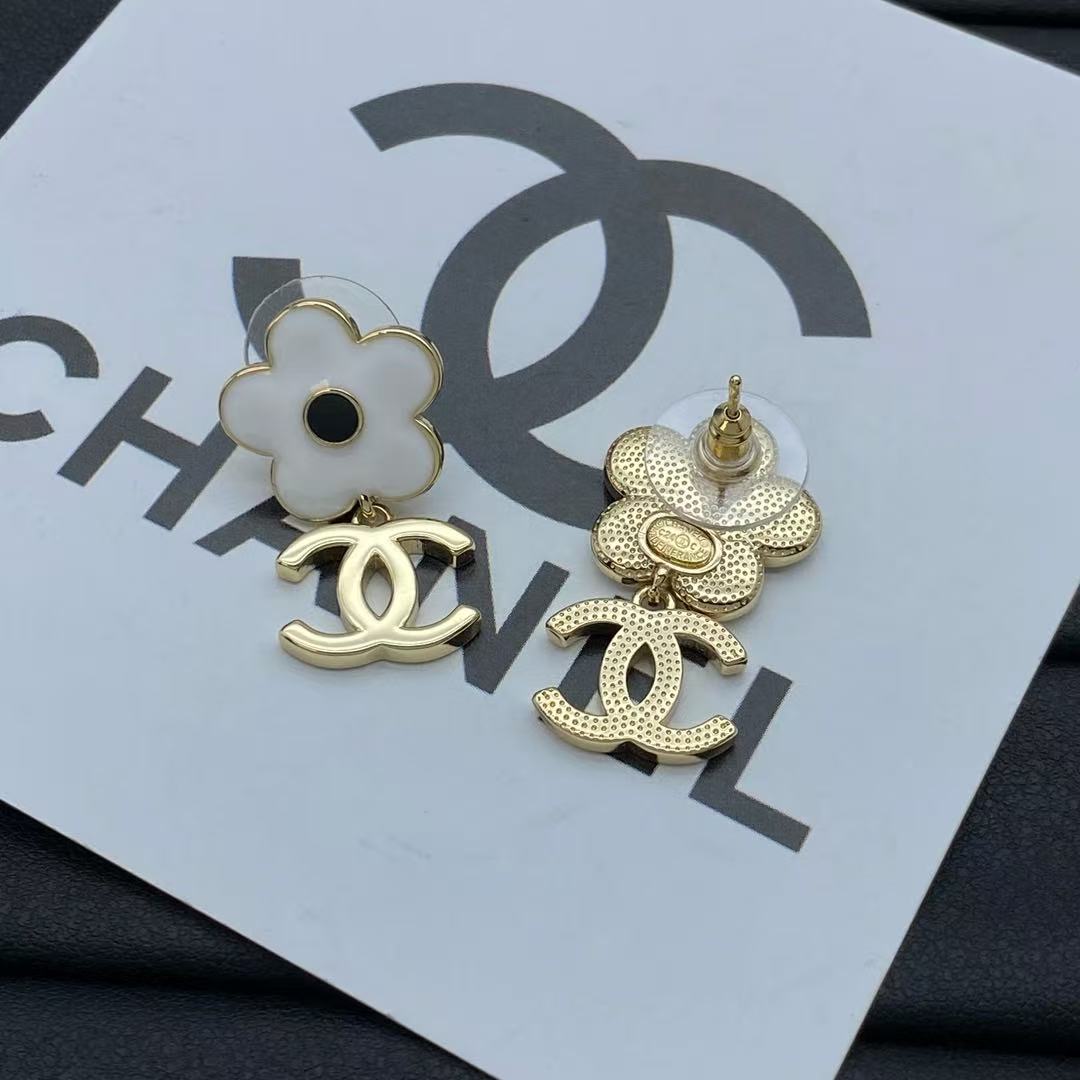 18K CC Black & White Diamond Gold Earrings, CHANE