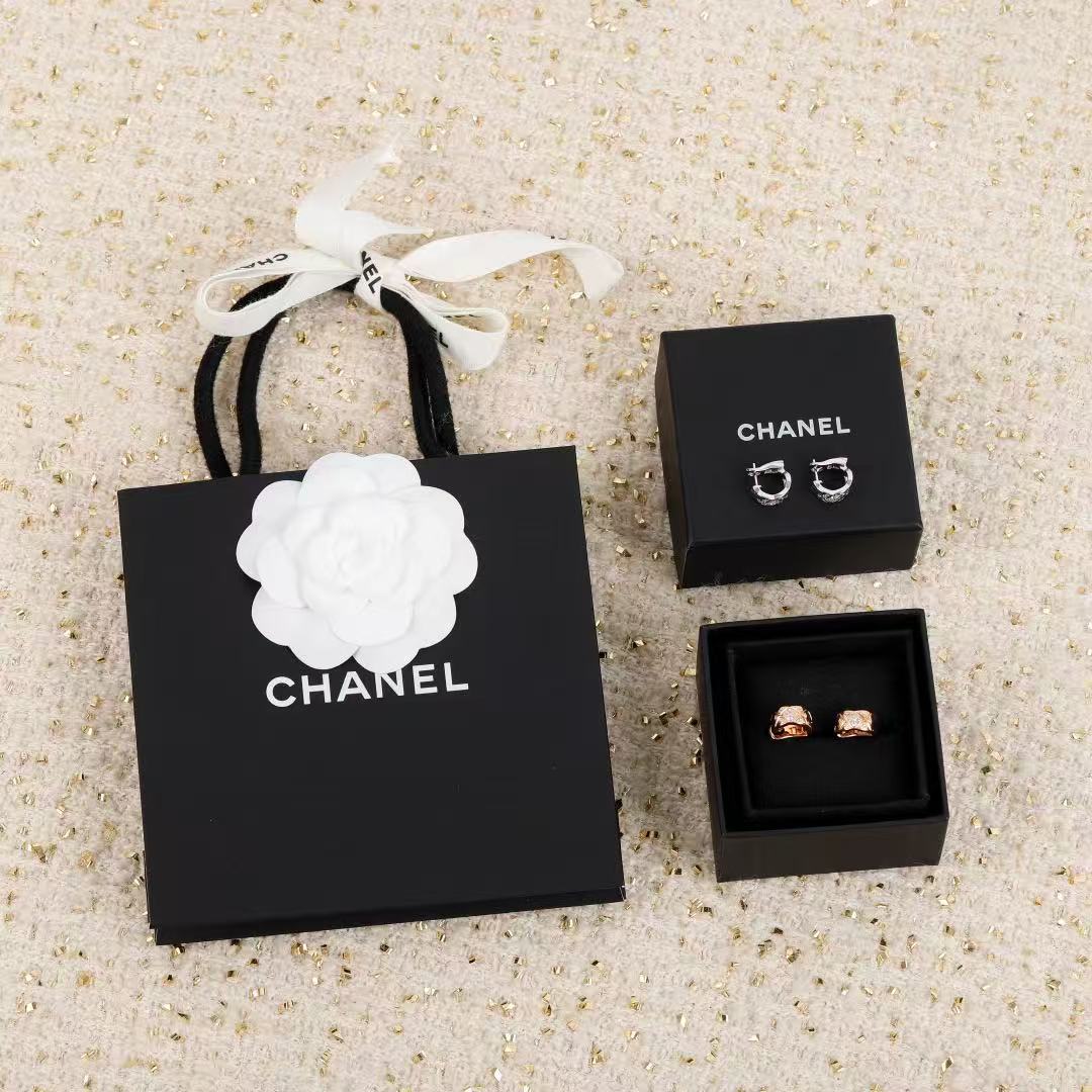 18K CC Black & White Diamond Gold Earrings, CHANE