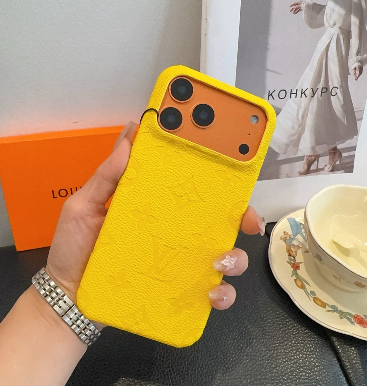 Fashion Aesthetic Shock Absorbing Protective Phone Case  L*V Series、Fashion Phone Case