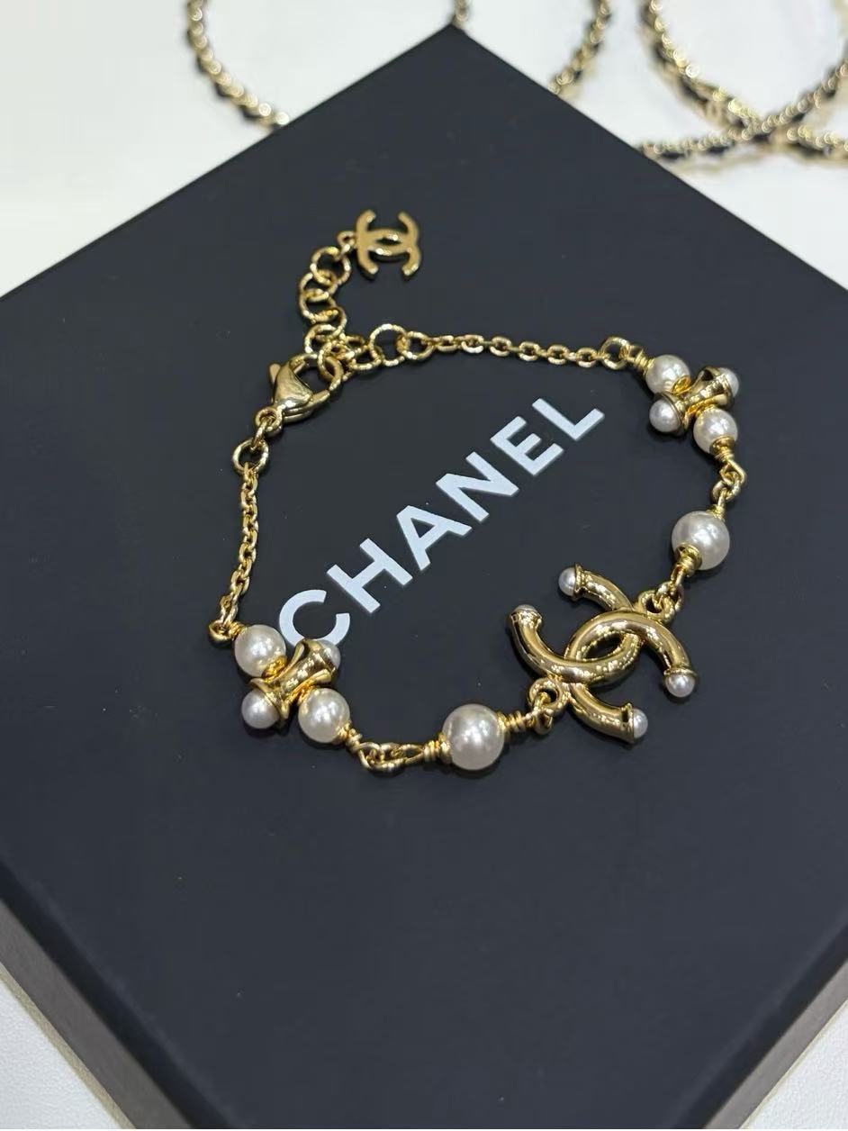 18K CC  -Style Elegant Pendant Bracelet for Women, CHANE