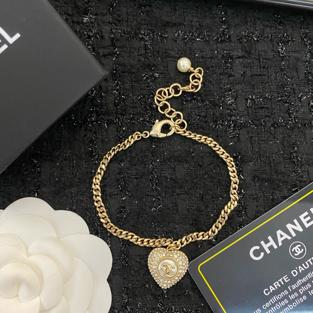 18K CC  -Style Elegant Pendant Bracelet for Women, CHANE