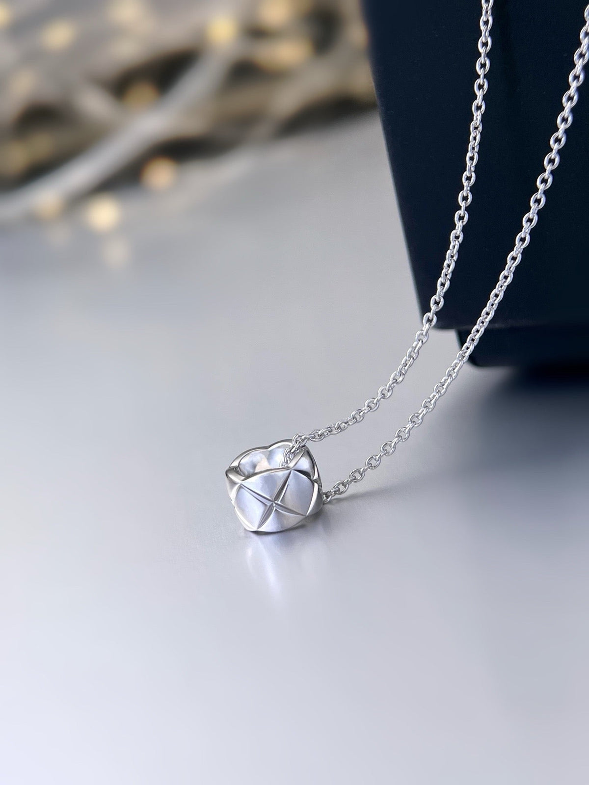 Trendy 18K CC Black And White Diamond Gold Necklace Handcrafted 18K Gold Diamond Necklace Stylish Pendant Necklace For Women Casual Formal Outfit Accessory, CHANE