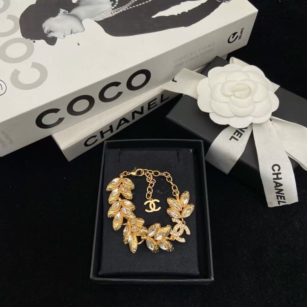 18K CC  -Style Elegant Pendant Bracelet for Women, CHANE