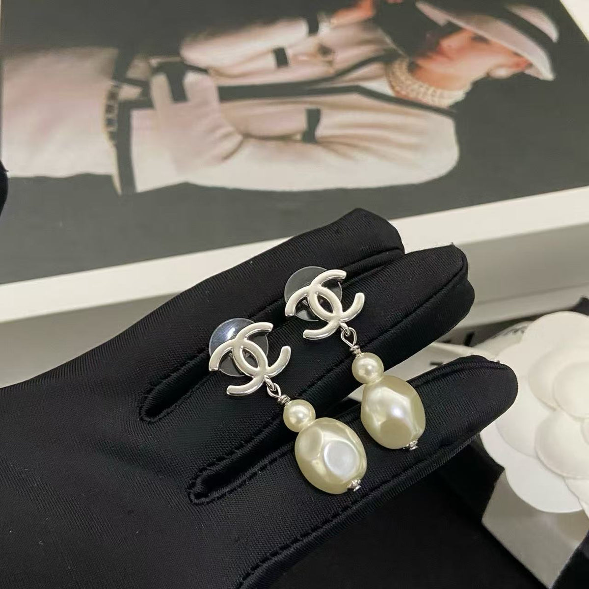 18K CC Black & White Diamond Gold Earrings, CHANE