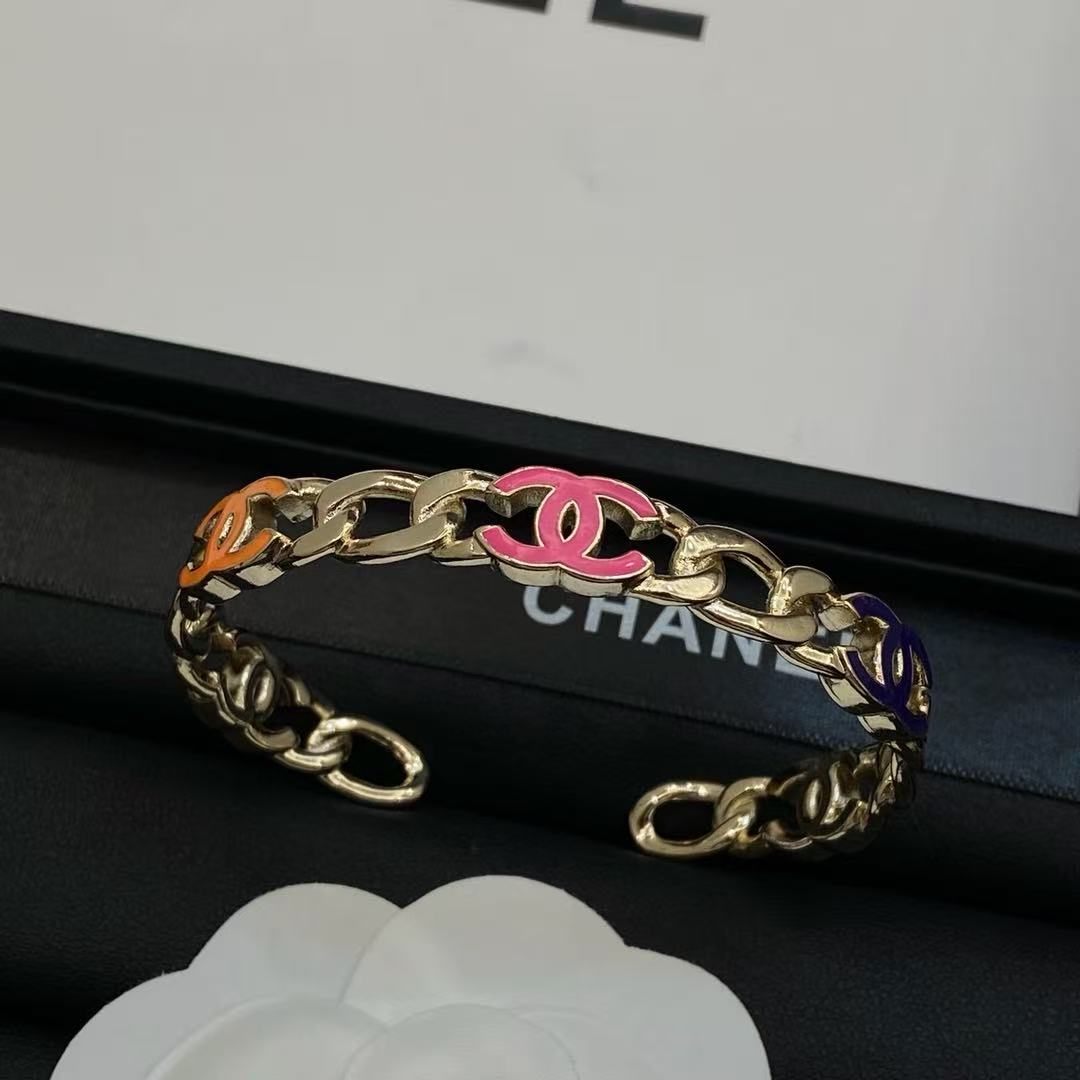 18K CC  -Style Elegant Pendant Bracelet for Women, CHANE