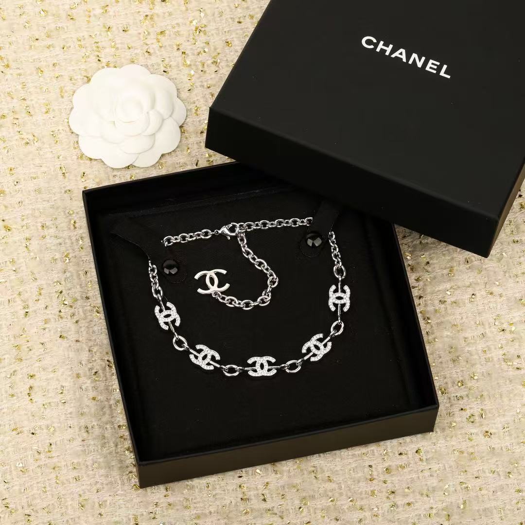 18K CC  -Style Elegant Pendant Bracelet for Women, CHANE