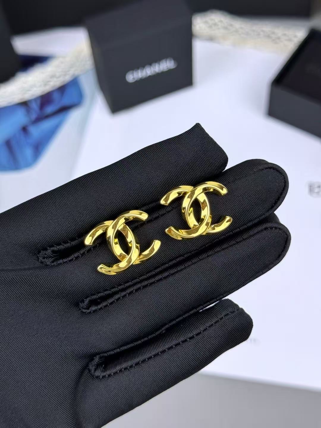 18K CC Black & White Diamond Gold Earrings, CHANE