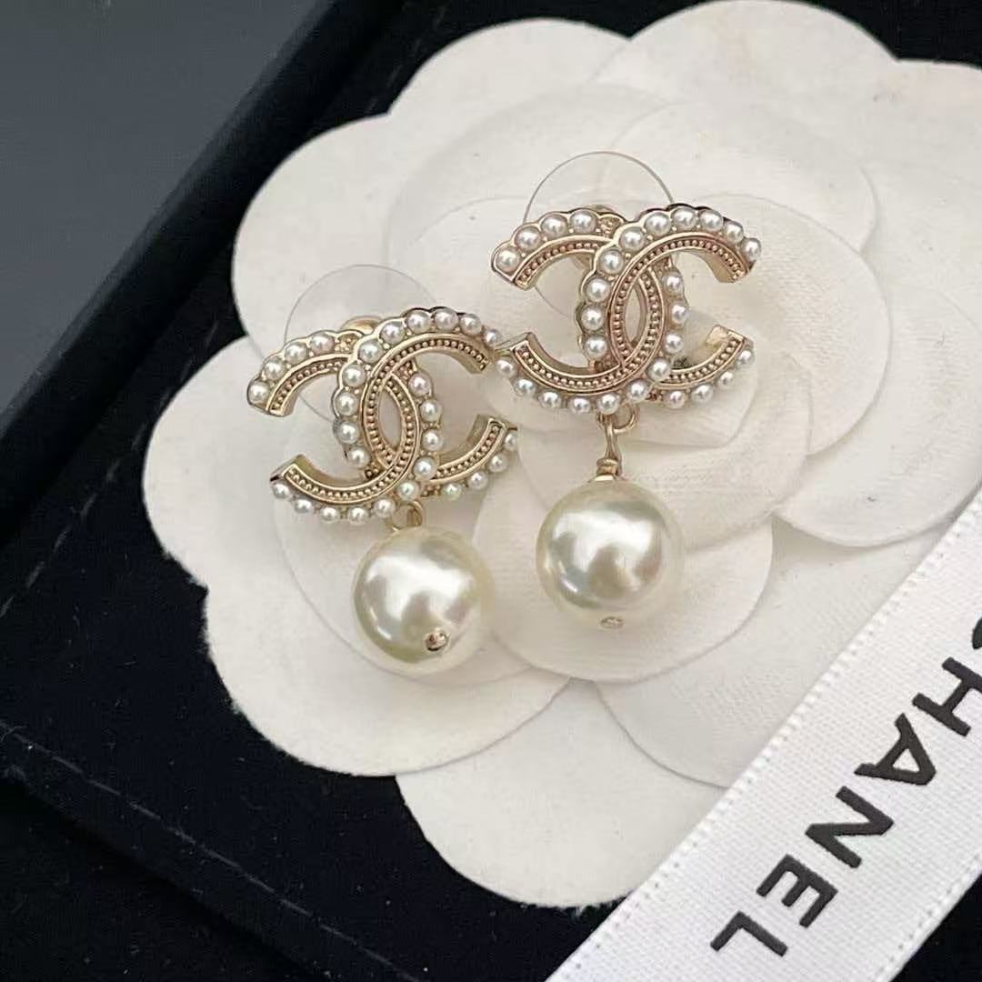 18K CC Black & White Diamond Gold Earrings, CHANE