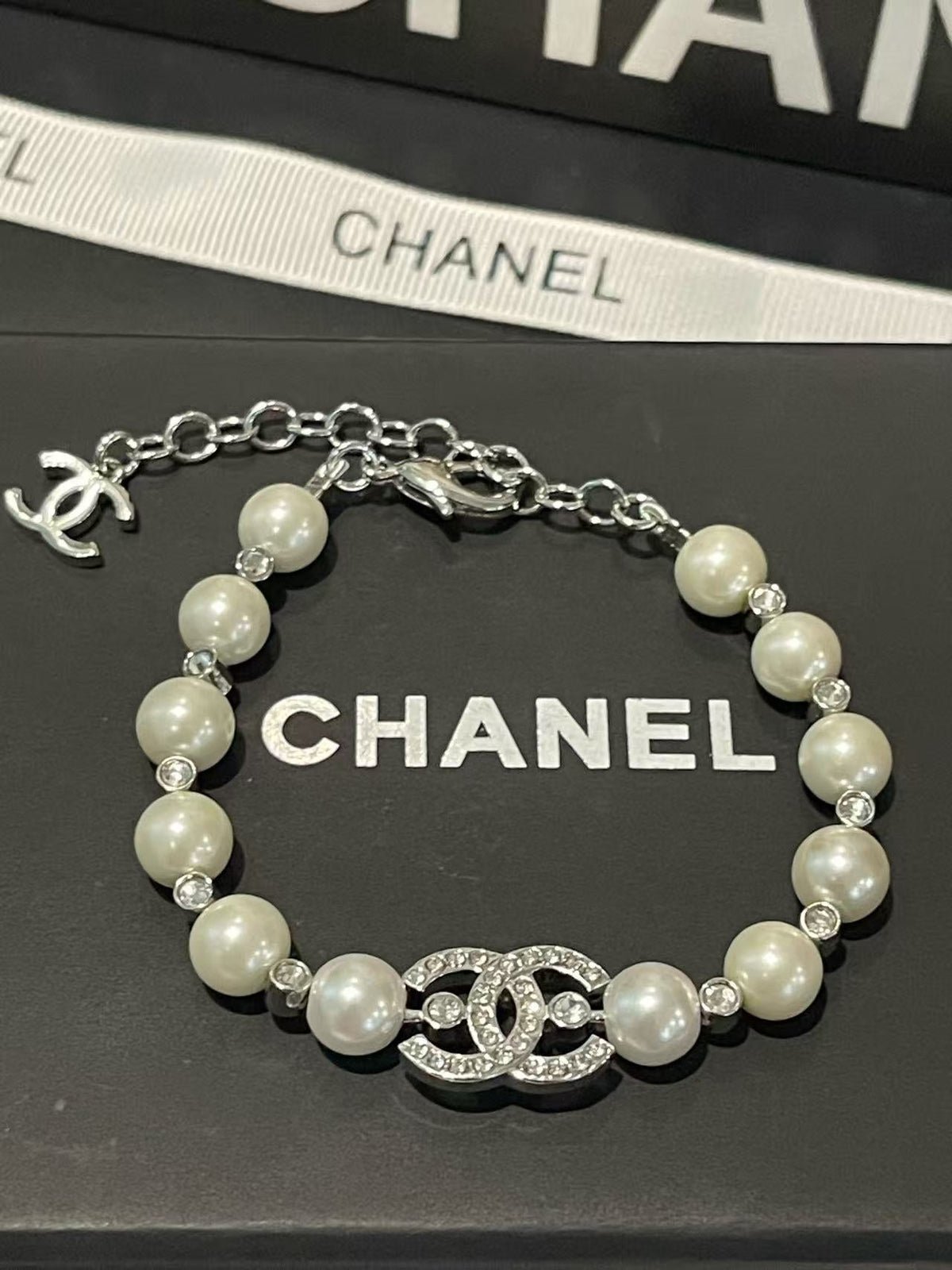 18K CC  -Style Elegant Pendant Bracelet for Women, CHANE