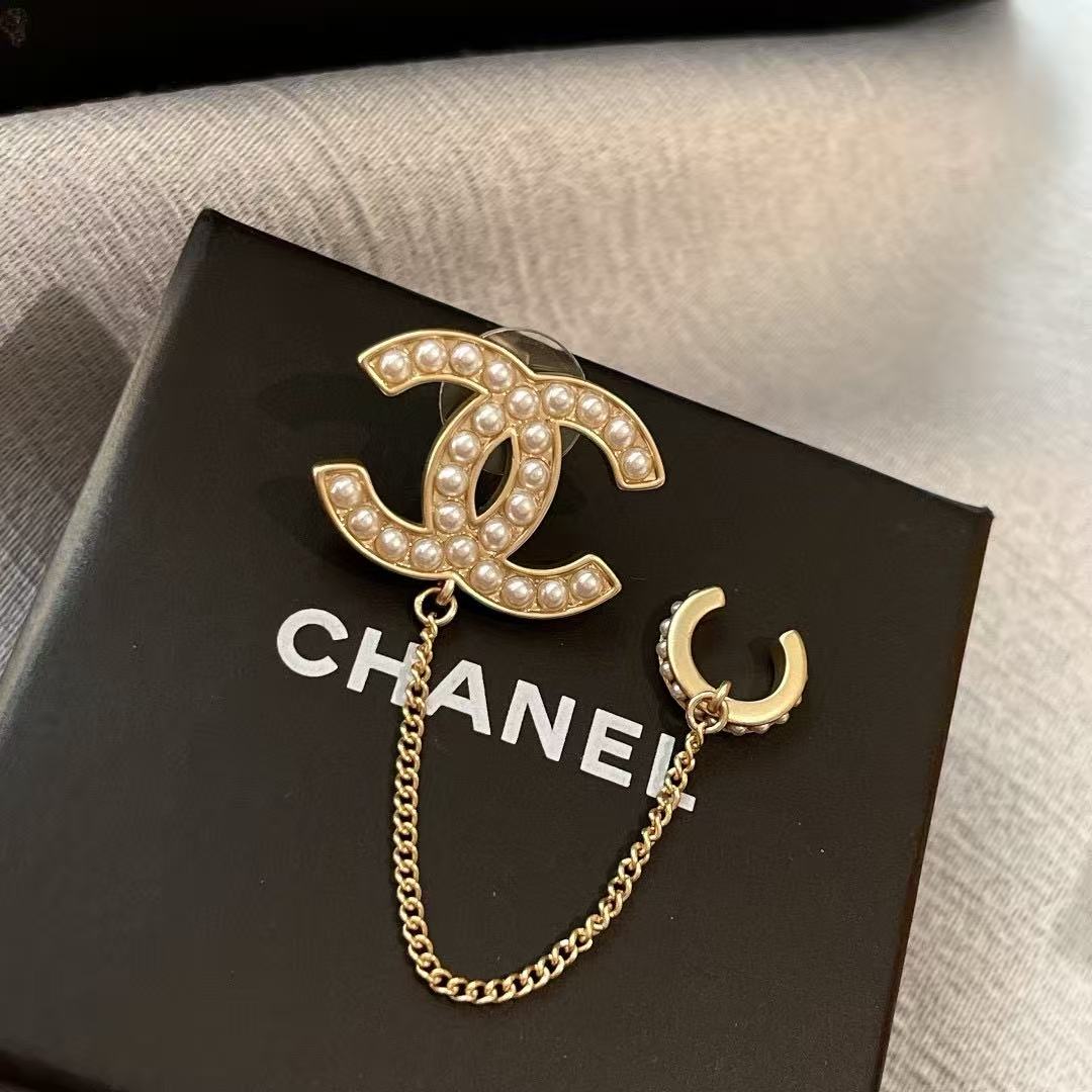 18K CC Black & White Diamond Gold Earrings, CHANE