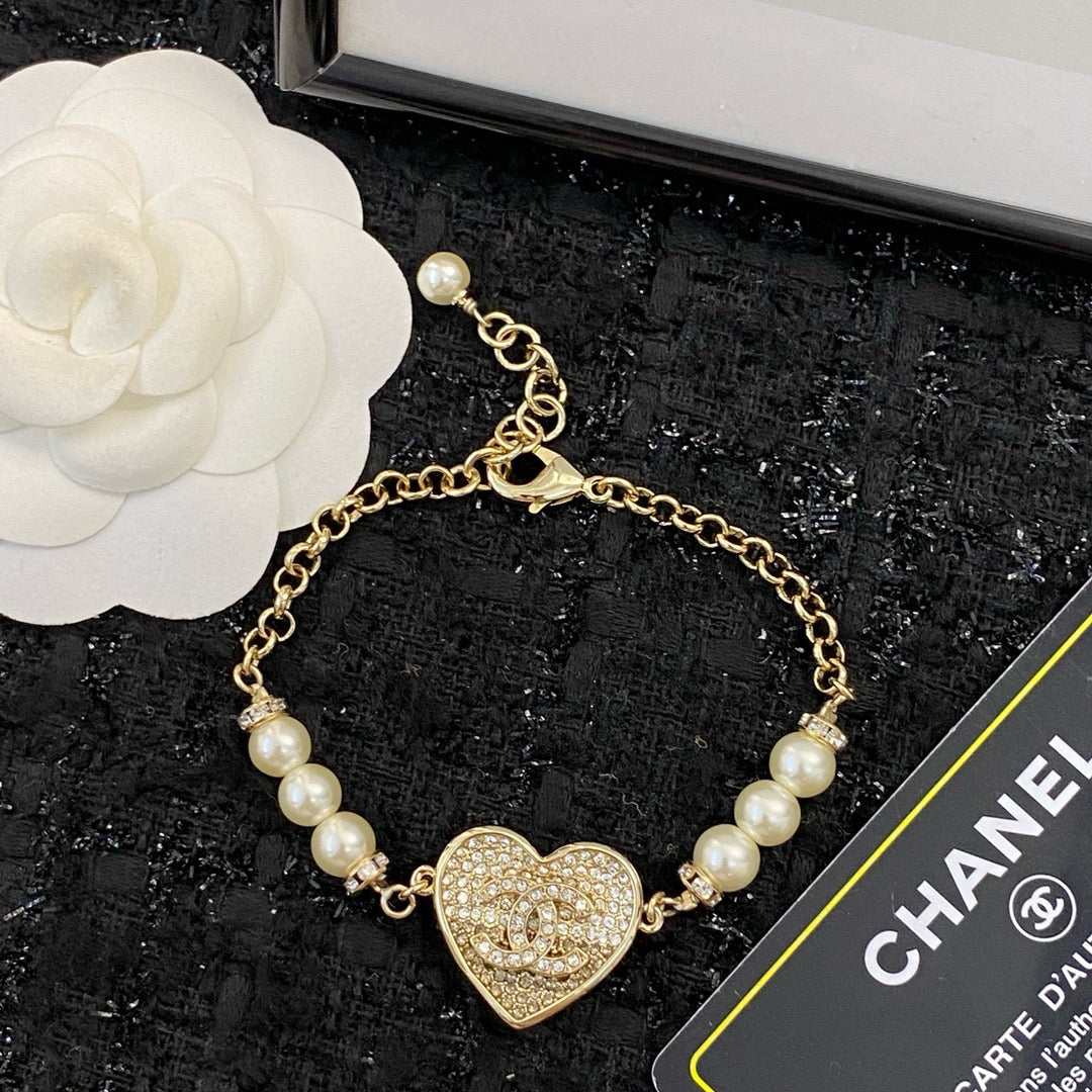 18K CC  -Style Elegant Pendant Bracelet for Women, CHANE