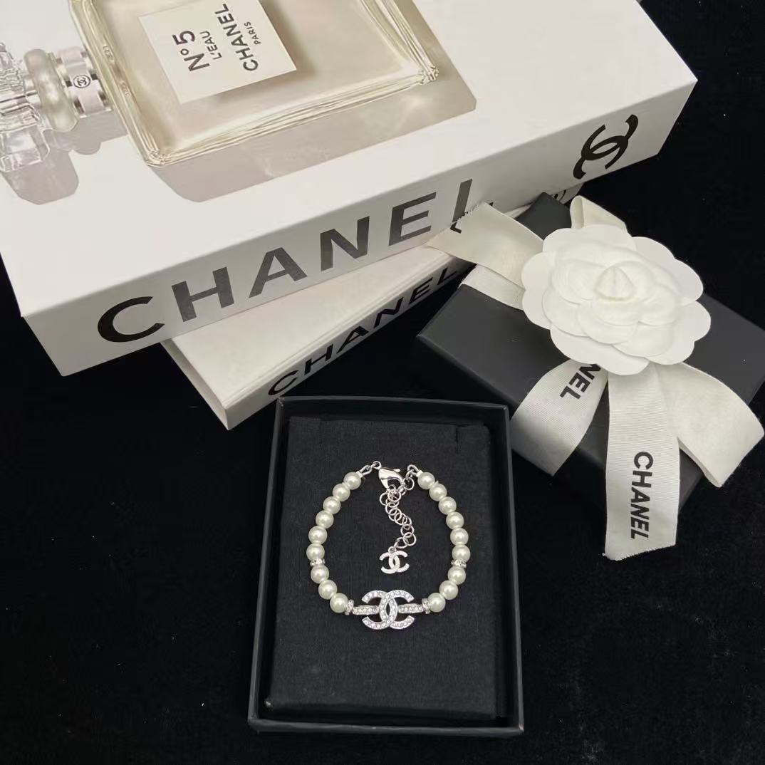 18K CC  -Style Elegant Pendant Bracelet for Women, CHANE