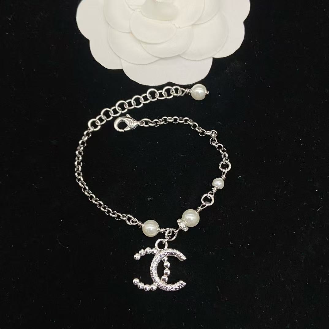18K CC  -Style Elegant Pendant Bracelet for Women, CHANE
