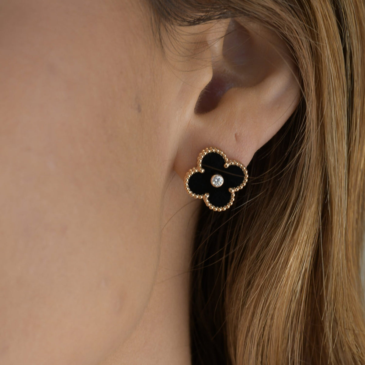 CCjewelry CLOVER MEDIUM 1 MOTIFS ONYX DIAMOND EARRINGS