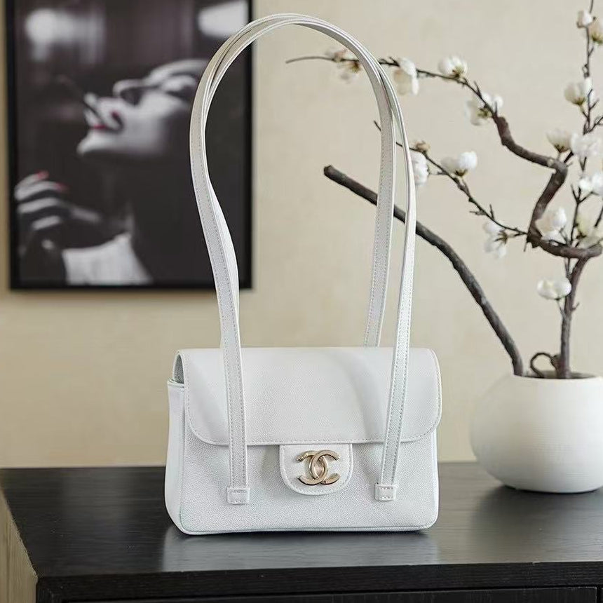CC BAG  2026 Bag 22cm White Grained Shiny Calfskin