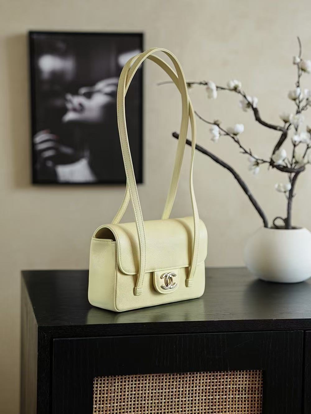 CC BAG  2026 Bag 22cm Yellow Grained Shiny Calfskin