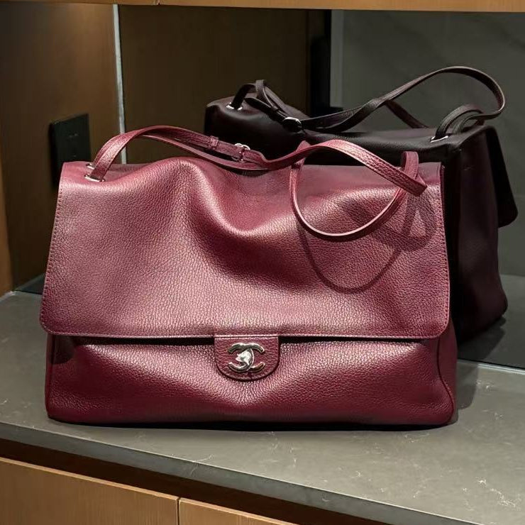 CC BAG  2026 Maxi Flap Bag 38.5cm Calfskin