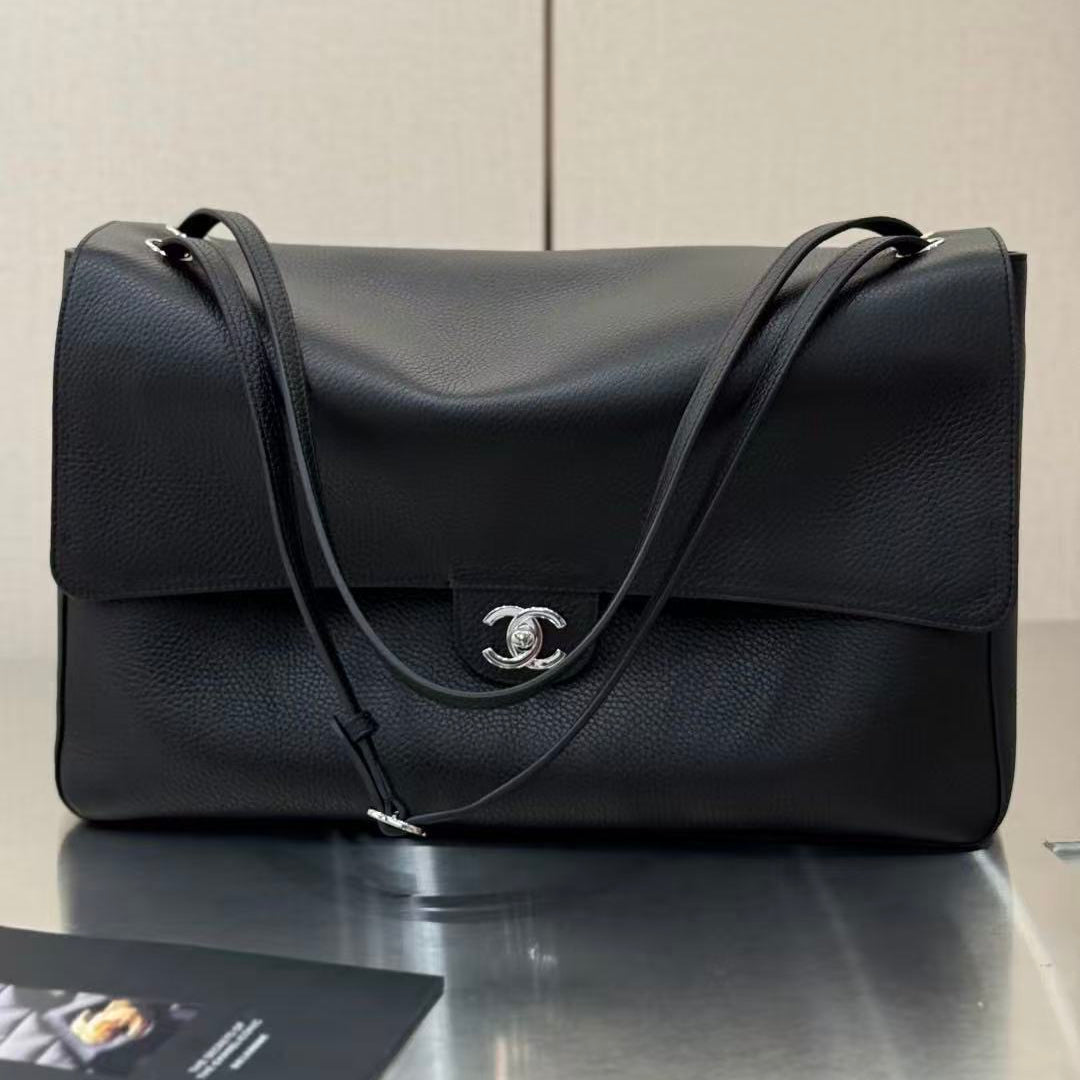 CC BAG  2026 Maxi Flap Bag 38.5cm Calfskin