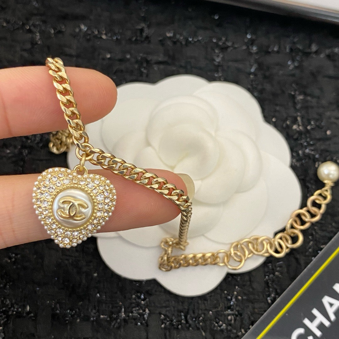 18K CC  -Style Elegant Pendant Bracelet for Women, CHANE