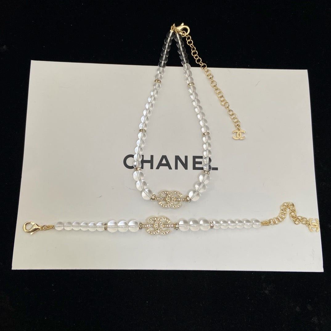 Trendy 18K CC Black And White Diamond Gold Necklace Handcrafted 18K Gold Diamond Necklace Stylish Pendant Necklace For Women Casual Formal Outfit Accessory, CHANE
