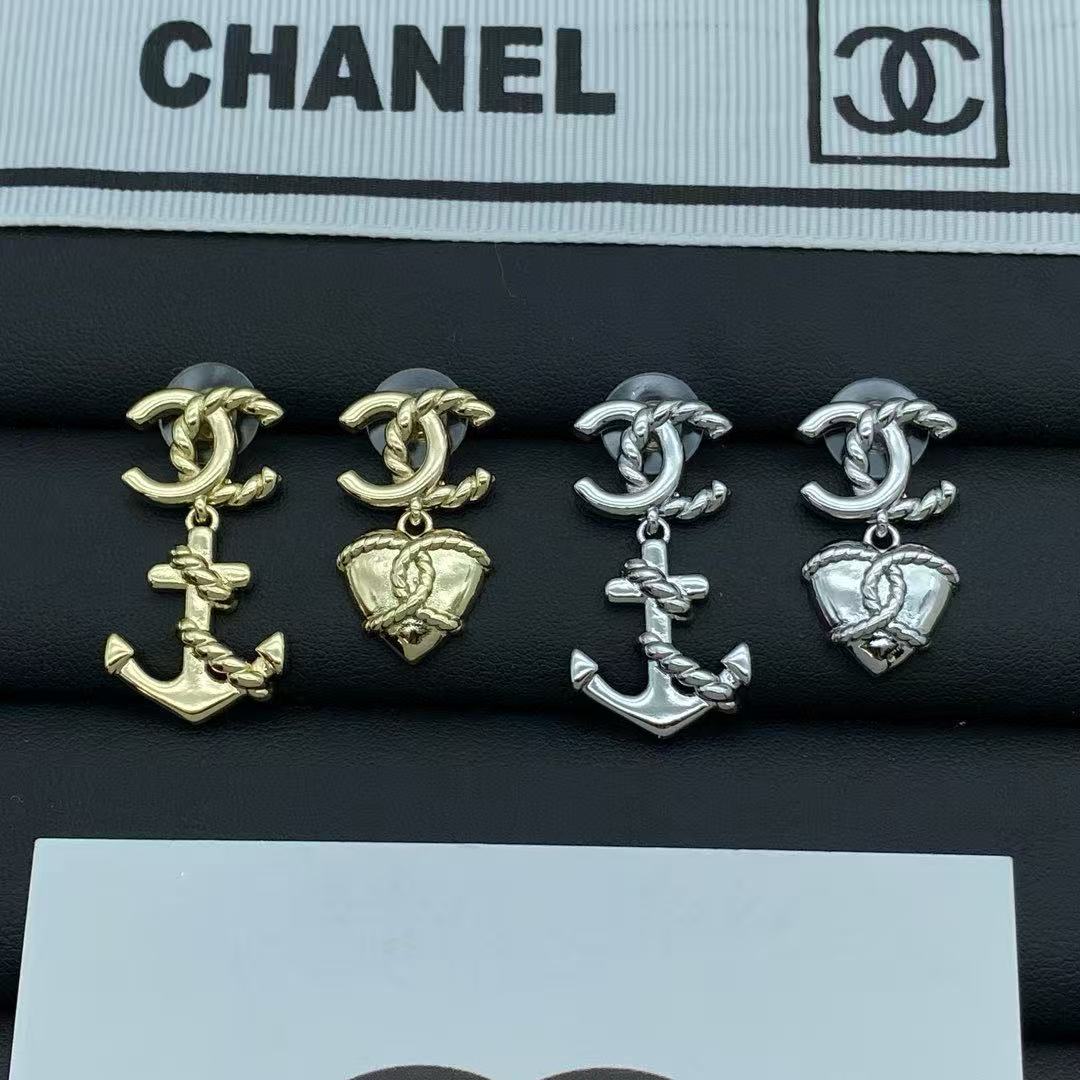 18K CC Black & White Diamond Gold Earrings, CHANE