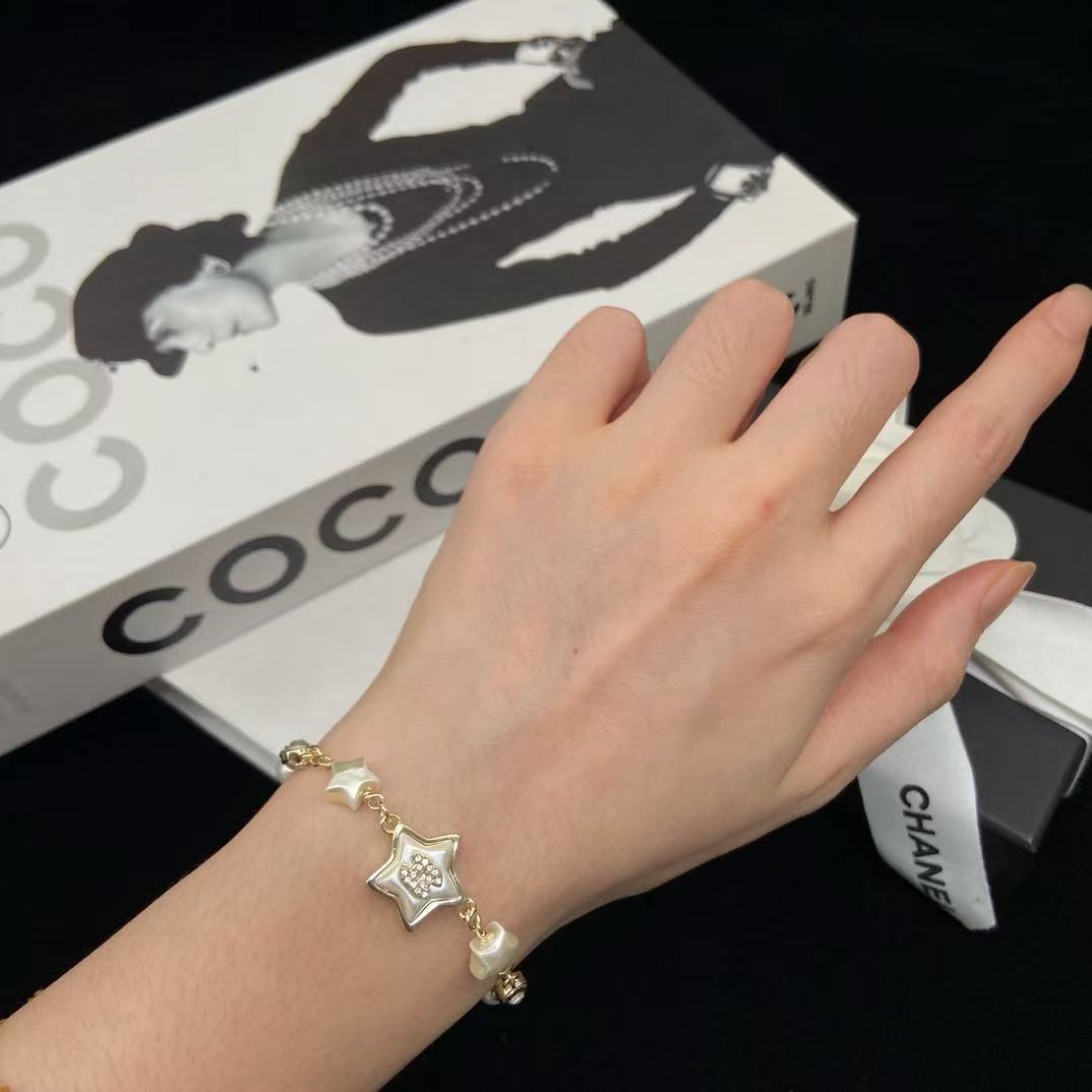 18K CC  -Style Elegant Pendant Bracelet for Women, CHANE
