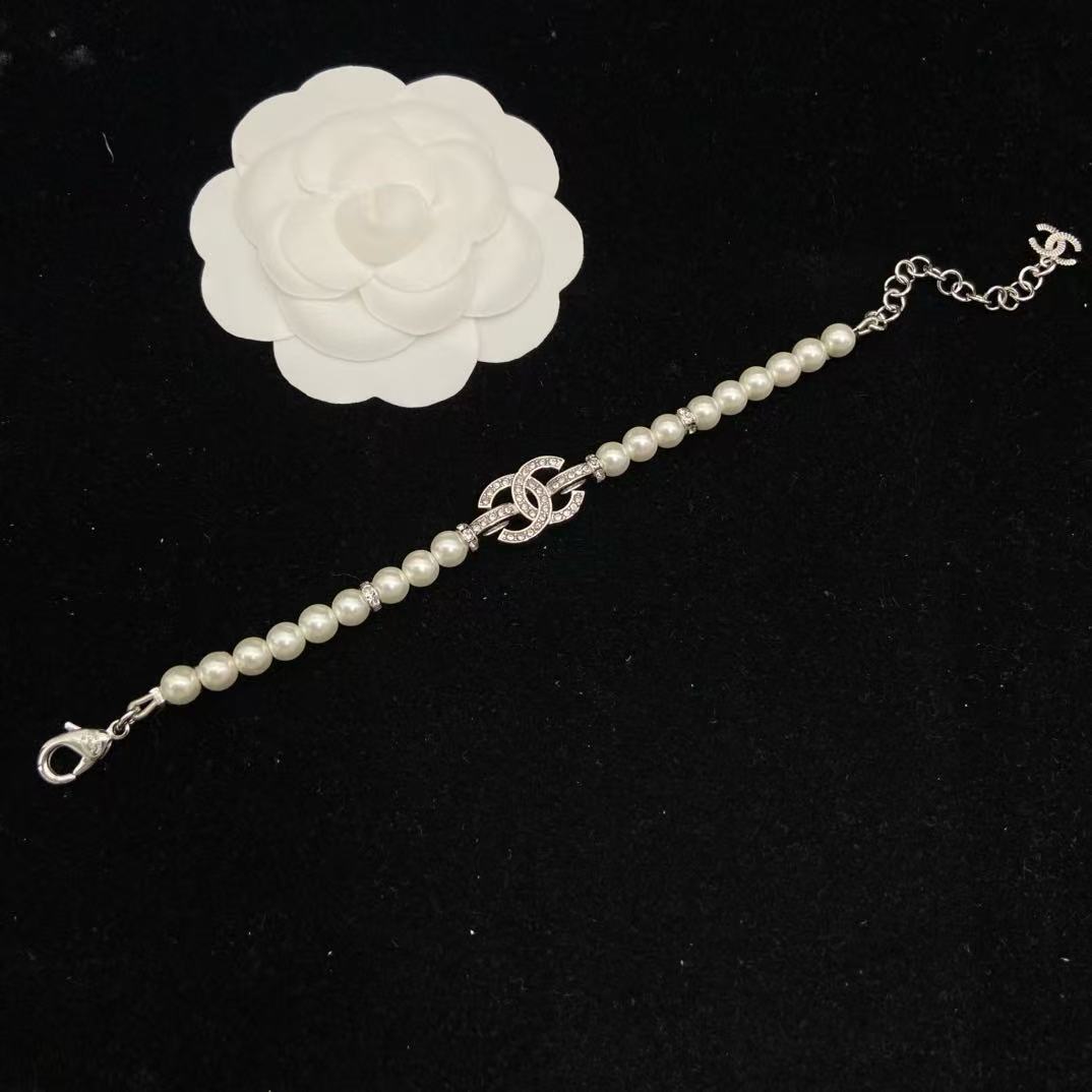 18K CC  -Style Elegant Pendant Bracelet for Women, CHANE