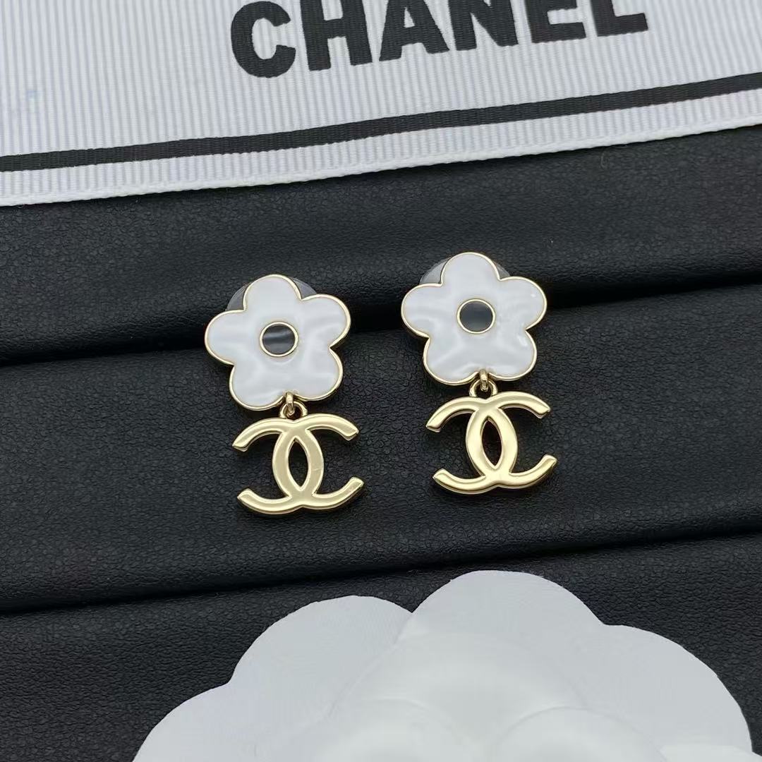 18K CC Black & White Diamond Gold Earrings, CHANE