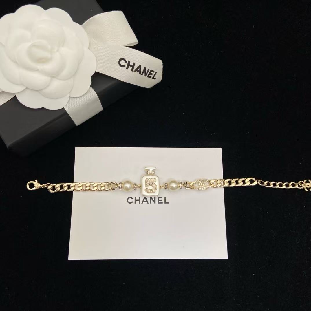 18K CC  -Style Elegant Pendant Bracelet for Women, CHANE
