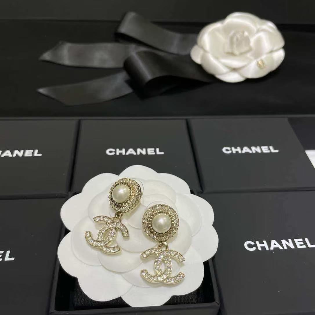 18K CC Black & White Diamond Gold Earrings, CHANE