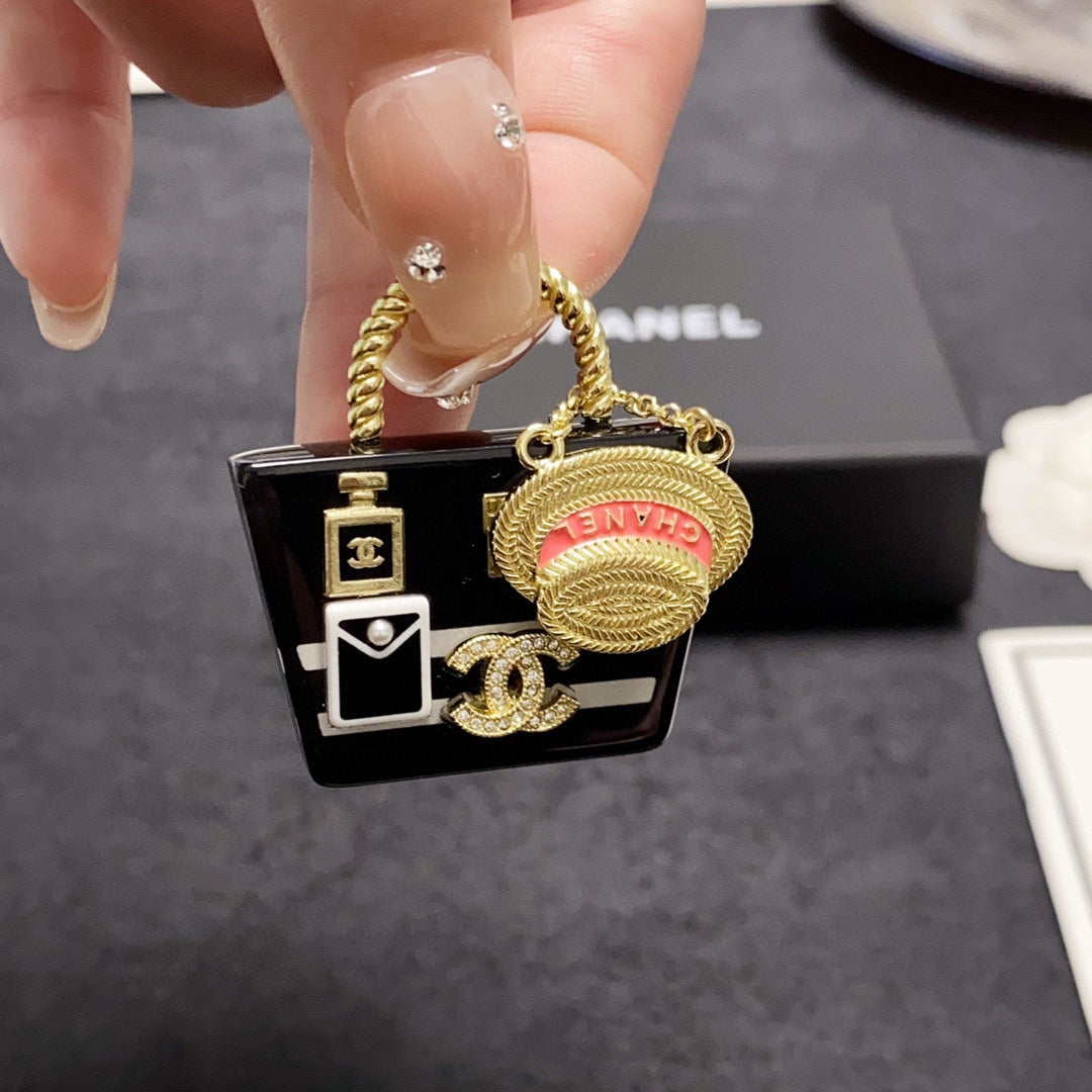 18K  CC1 Bag Brooch