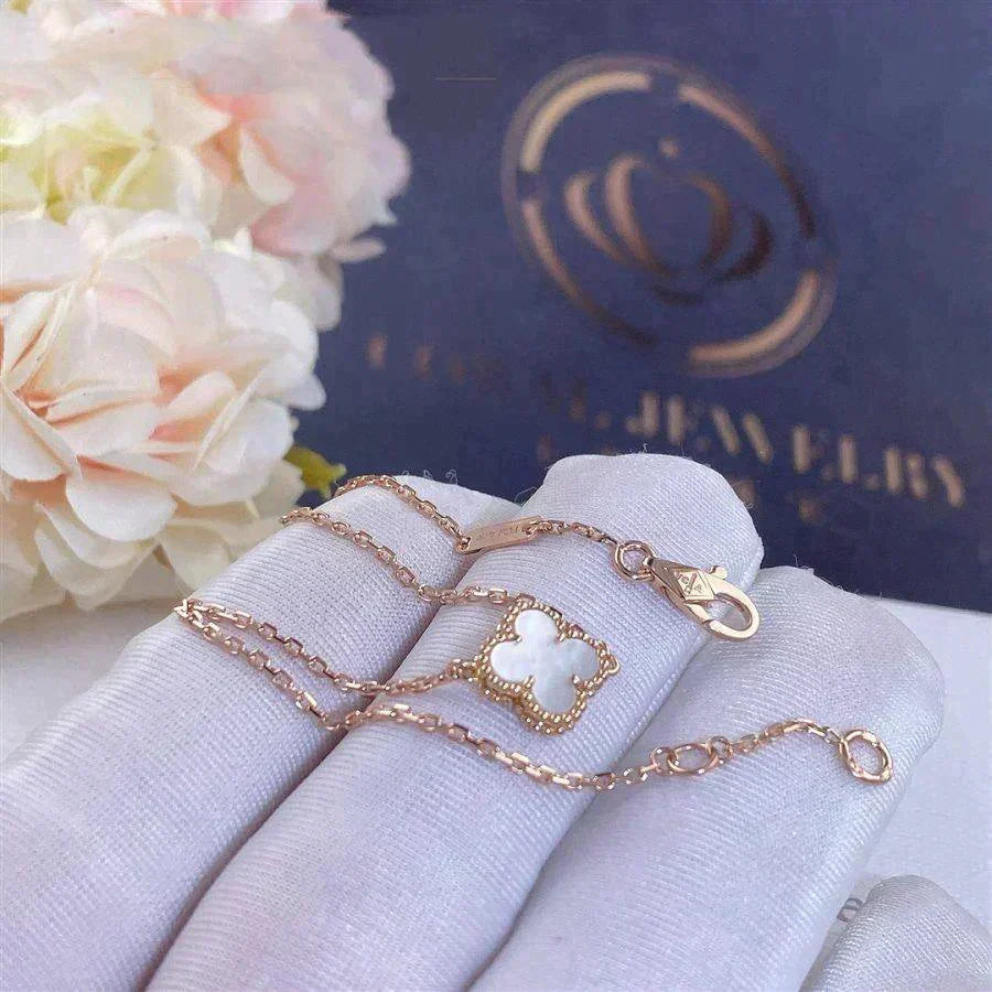 CCjewelry CLOVER WHITE MOP SINGLE FLOWER BRACELET