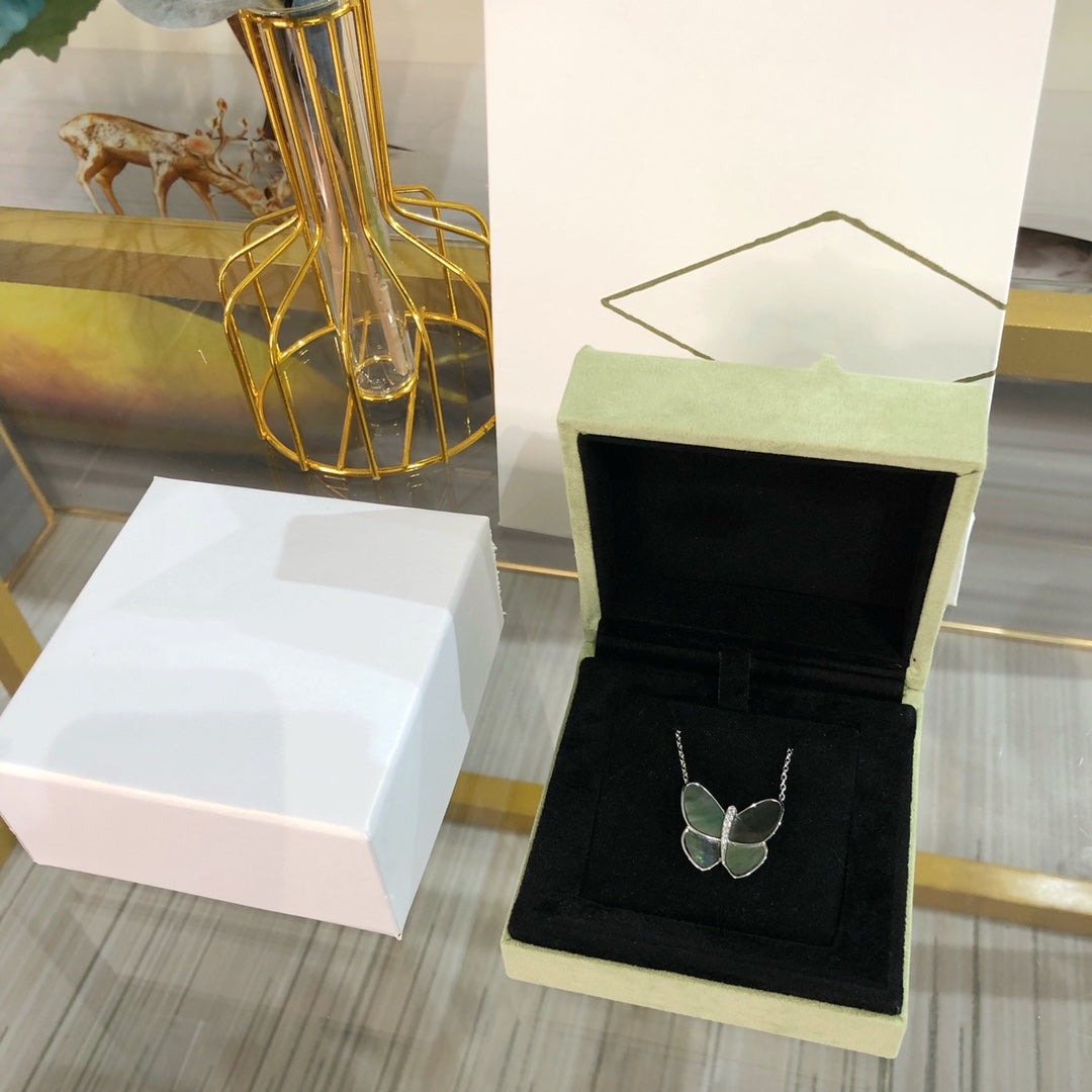 CCjewelry LARGE BUTTERFLY SILVER PENDANT DIAMOND NECKLACE